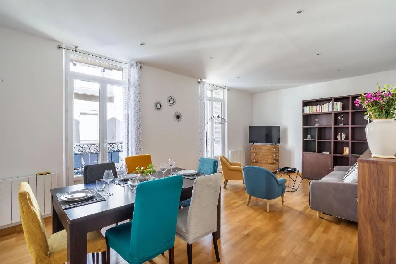 Apartment La Dame De La Mer - En Plein Coeur De Dinard France